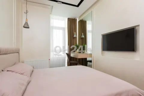Cho thuê phòng studio 28 m² ngõ Âu Cơ, khép kín, có ban công — ảnh 2